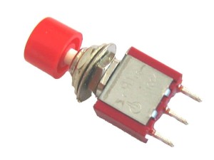 PBS112SD-R; przełącznik przyciskowy OFF-(ON) + ON-(OFF) monostabilny, czerwony; PB102