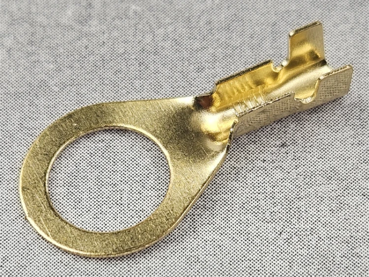 Końcówka oczkowa M8 nieizolowana, owalna, śr.8,2mm