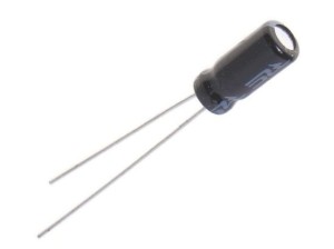 Kondensator elektrolityczny 33uF 25V niskoimpedancyjny; Jamicon