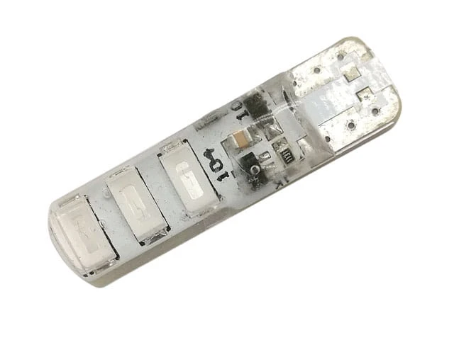 R10-6L-strobo.jpg