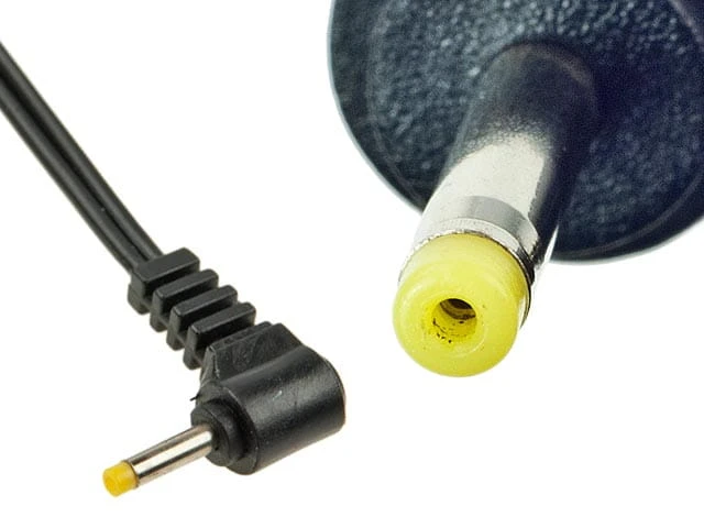 Wtyk-0,7-2,5-katowy-kabel.jpg